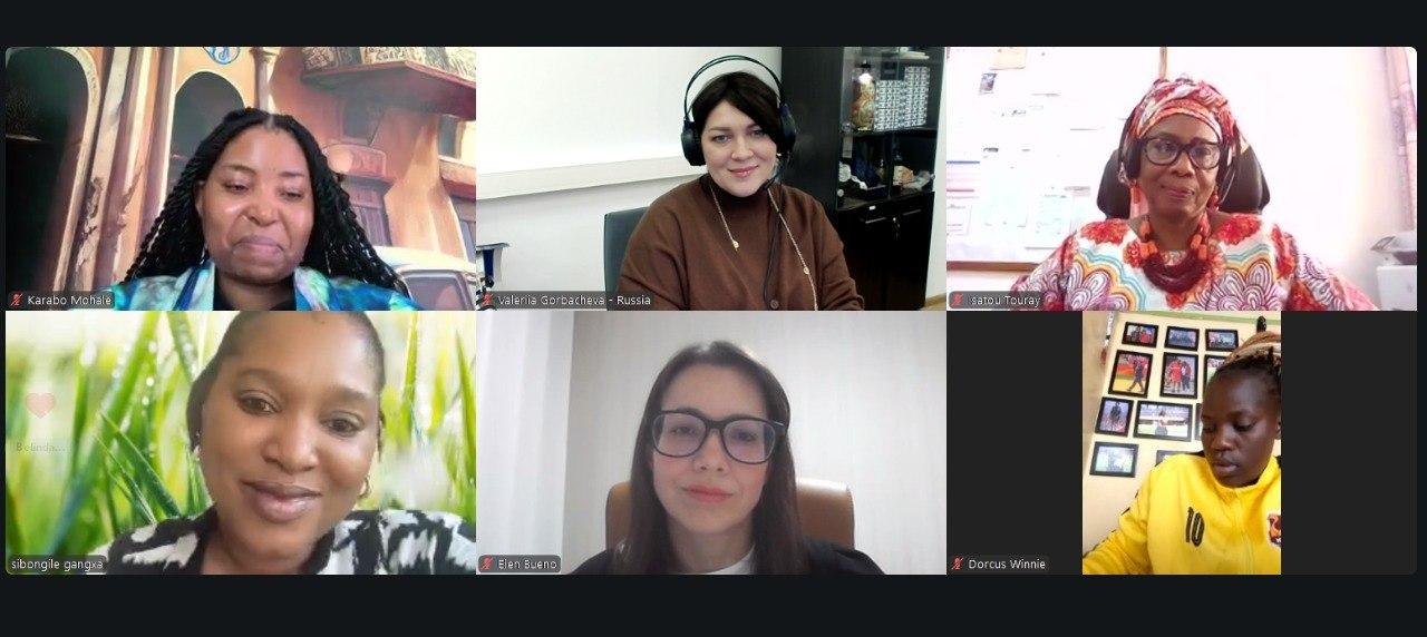 Photo 5354892021690210038 Y